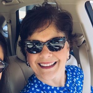 Meet your Posher, Sharon